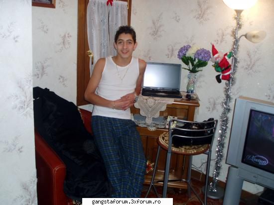 poza cu mene - offfffff....Dak radeti iar de poza mea ma sup pe - Poze cu voi